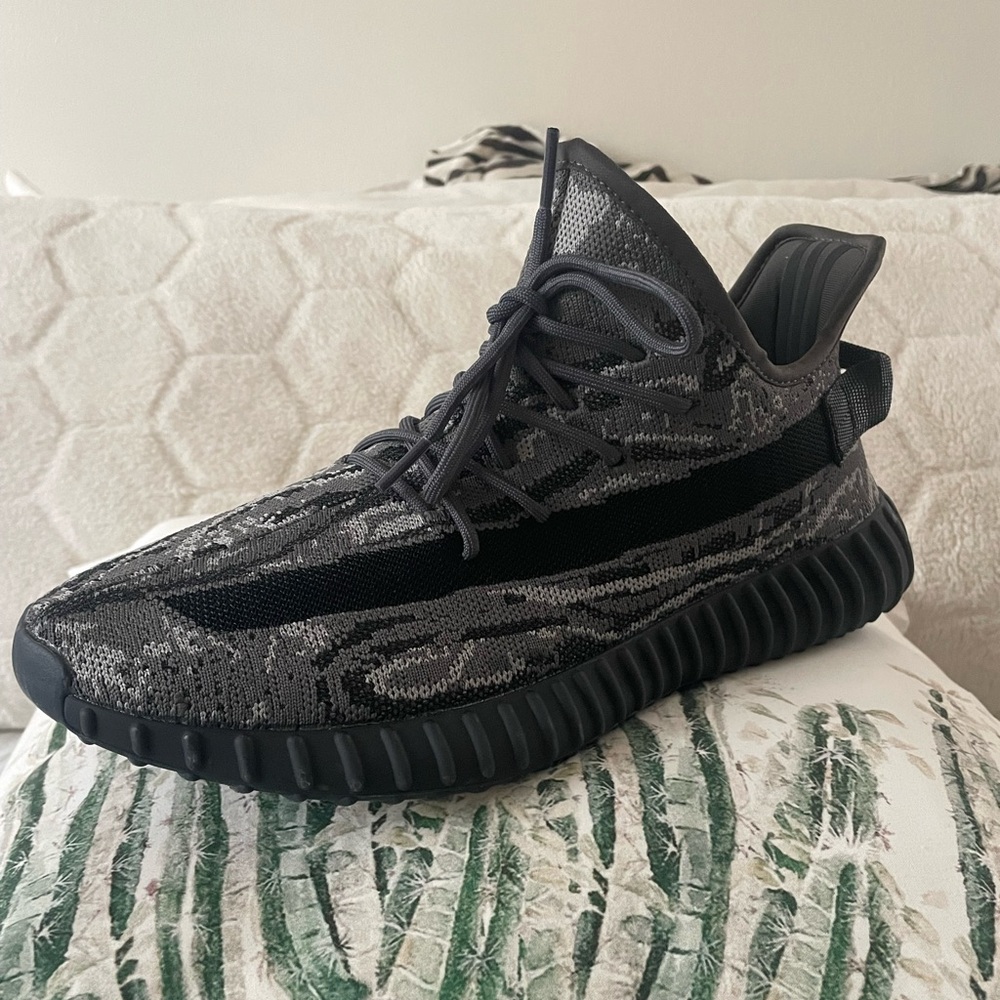 Yeezy 350 V2 Low  MX Dark Salt (REPS)